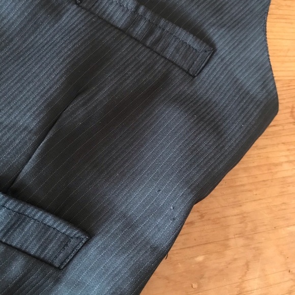 Pin stripe Vest - Picture 9 of 12